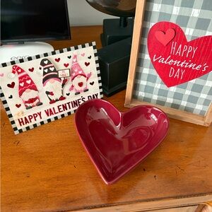 The Pampered Chef Red Heart Dish